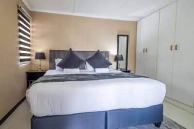 One Bedroom Apartment 8