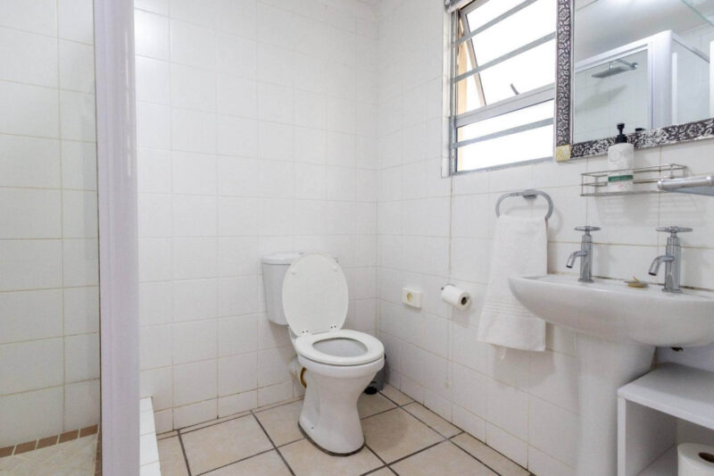 One Bedroom Apartment 8