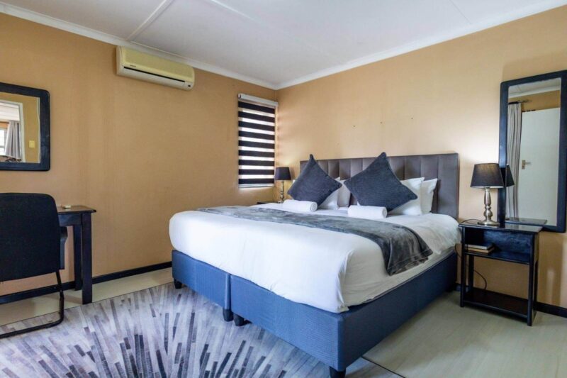 One Bedroom Apartment 8