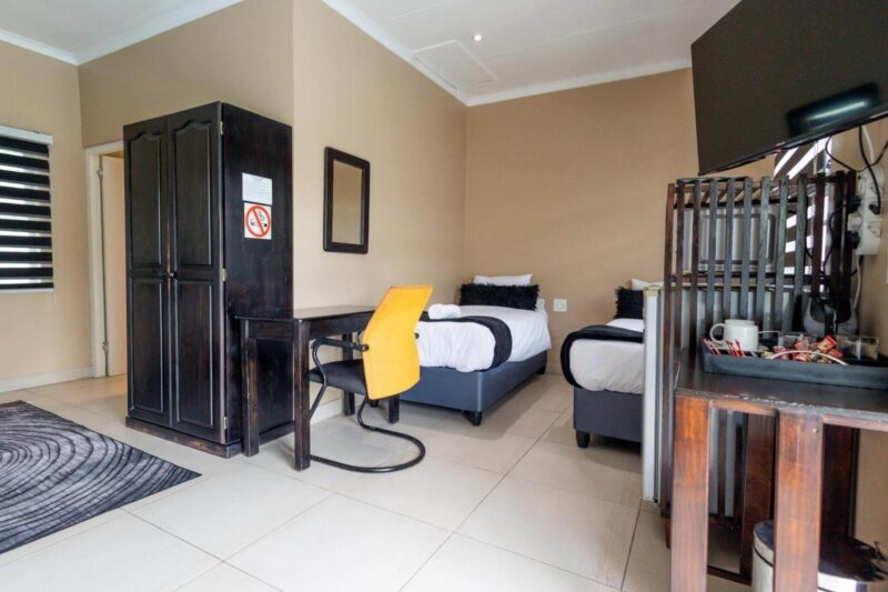 Superior Triple Room 2