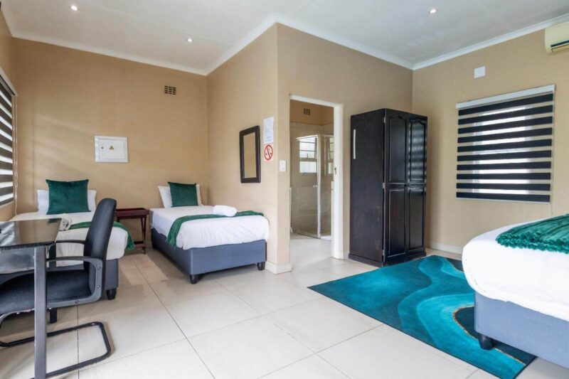 Triple Room 3 - Pool View