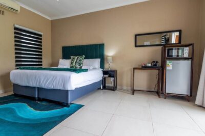 Triple Room 3 - Pool View