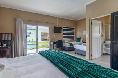 Triple Room 3 - Pool View