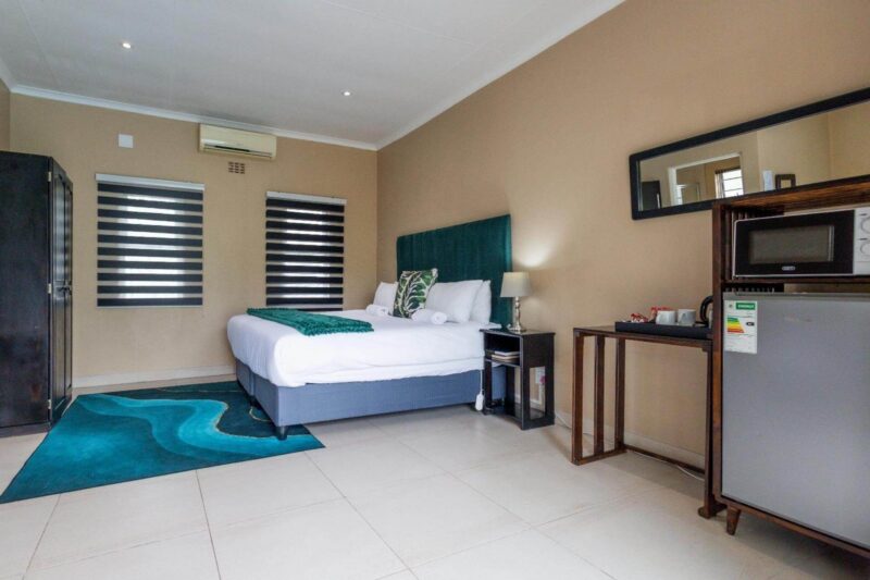 Triple Room 3 - Pool View