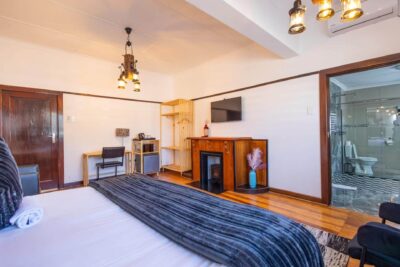 Superior King Room 4