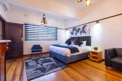 Superior King Room 4