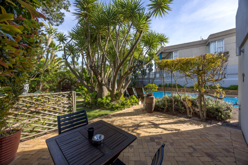 Gardenia King Garden Suite